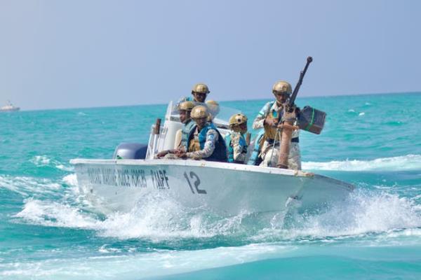索马里海警在亚丁湾巡逻